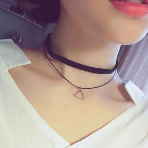 🖤Cute triangle charm choker - Picture 2 of 4